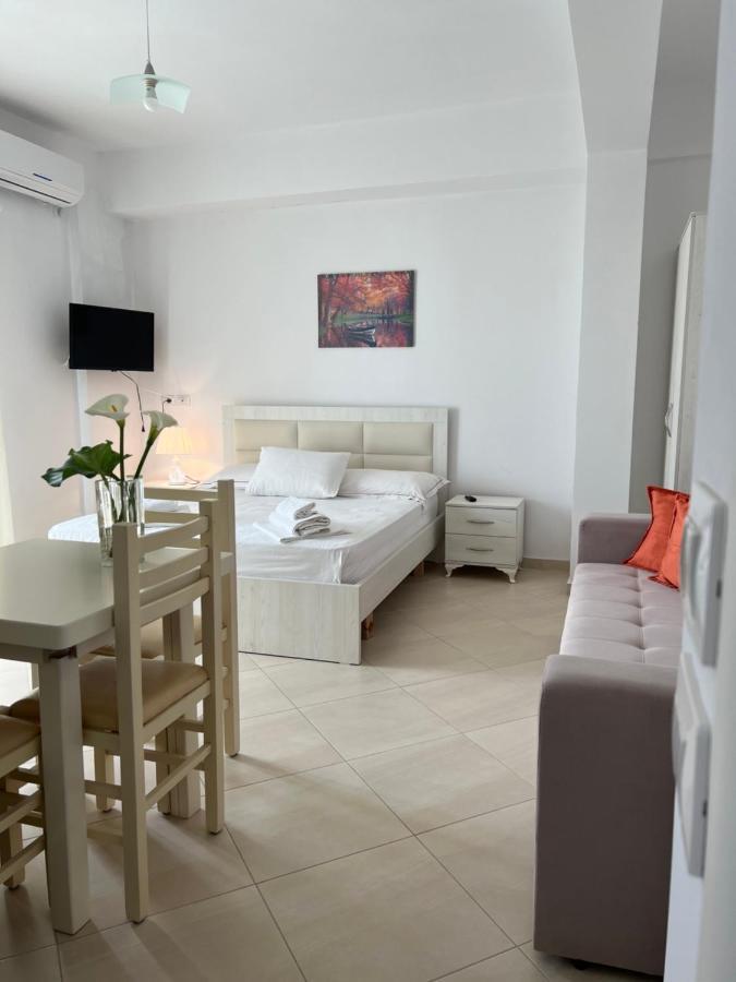 Garden Villa Eva Sarandë Exterior foto
