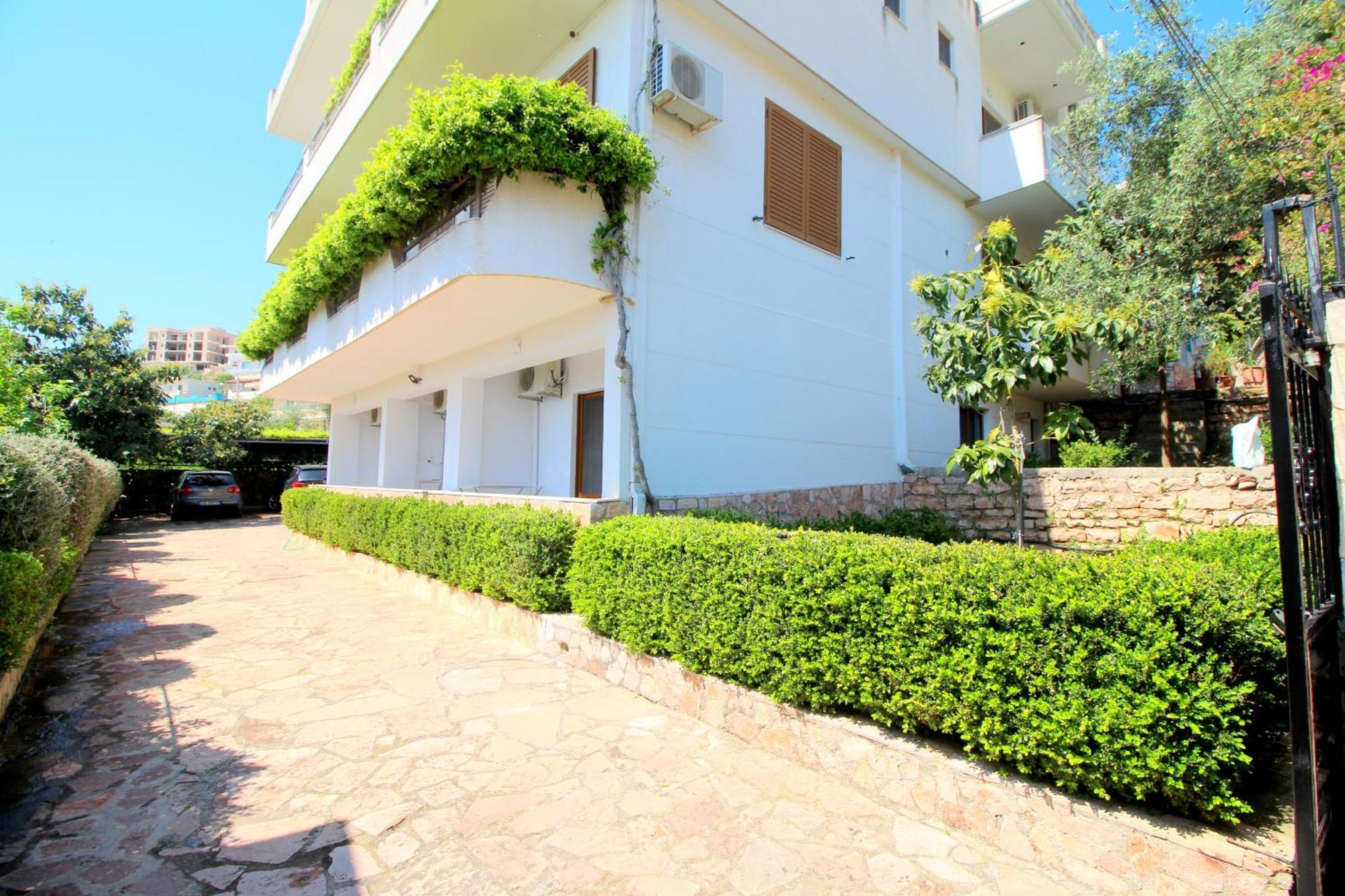 Garden Villa Eva Sarandë Exterior foto