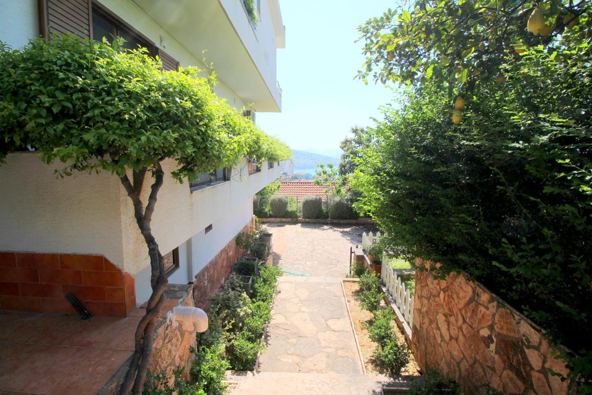 Garden Villa Eva Sarandë Exterior foto